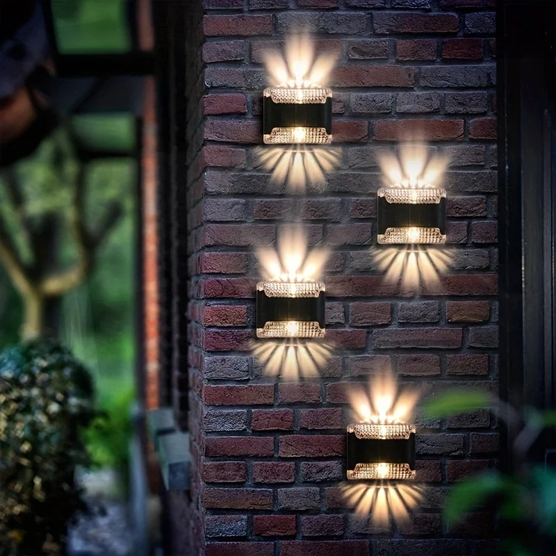 Smart Garden Light Controller - Set di 4 Luci Solari da